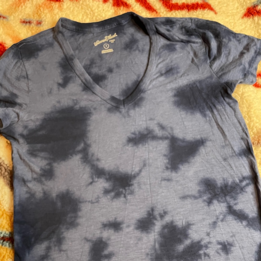 Blue tie dye V-neck